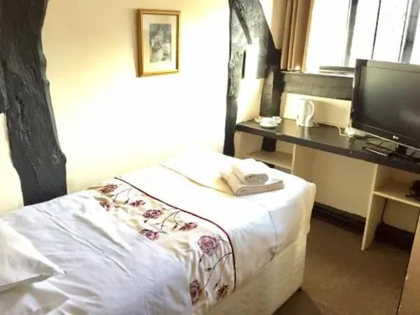 The Tudor House Hotel