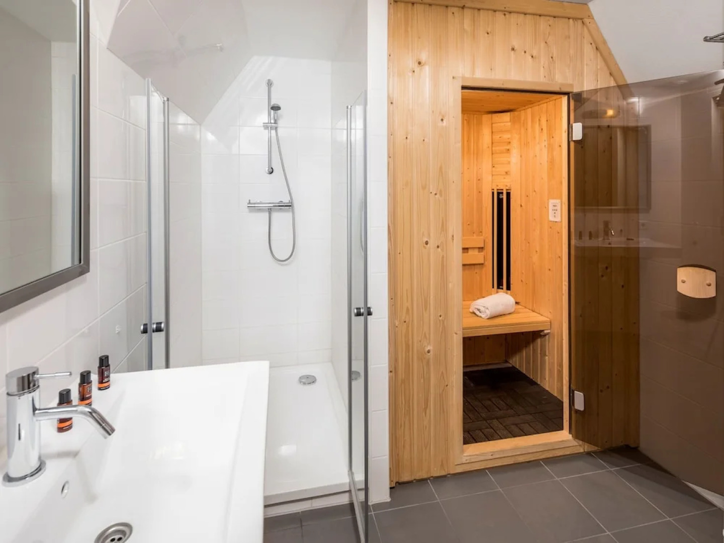 Detached Villa With Dishwasher, 400 m. From the Beach