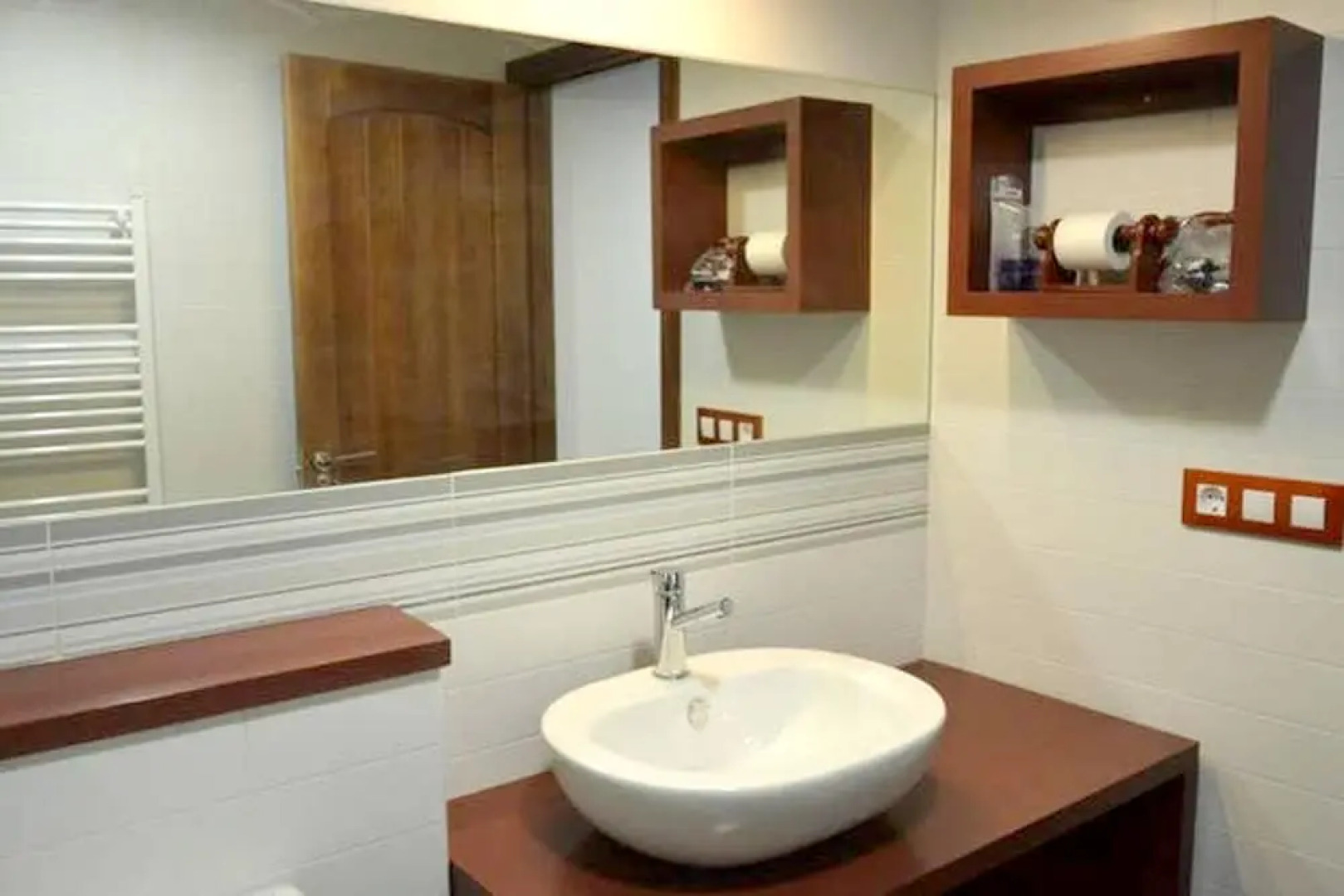 Studio in Baños de Montemayor, With Wonderful City View, Balcony and Wifi