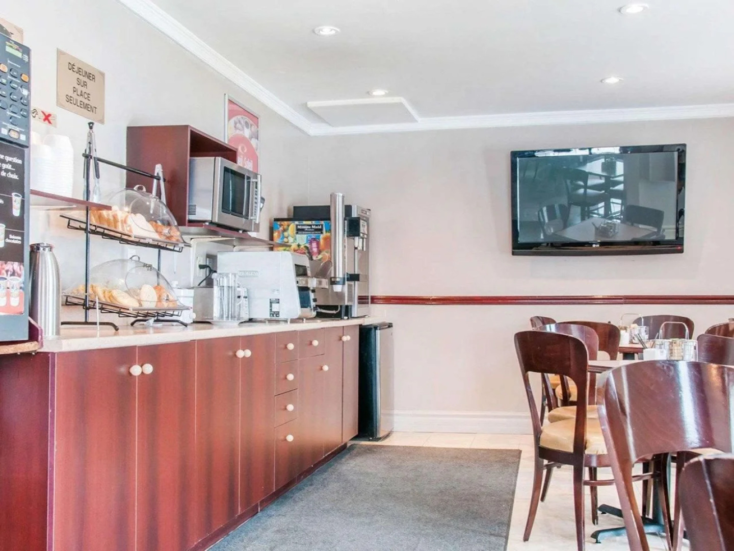 : Econo lodge Hotel Brossard