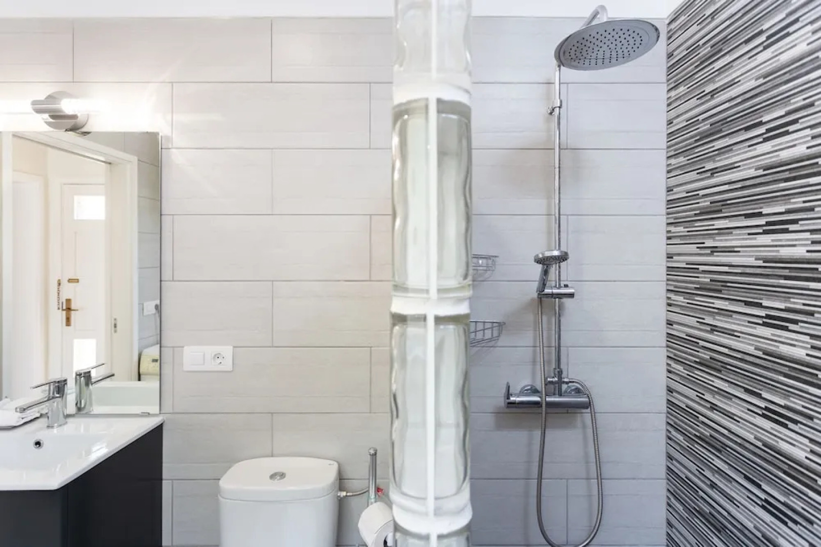 Cosy Apartment with views