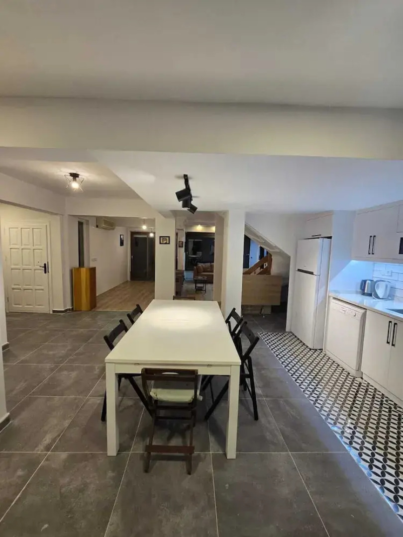 VILLA OLINDA 4 BED with huge garden