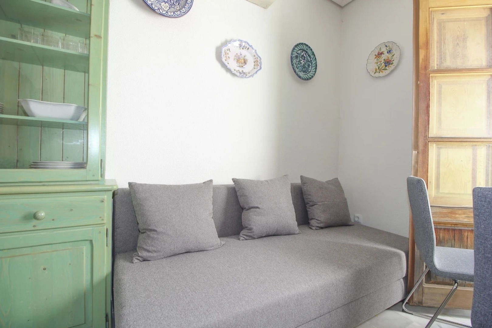 Beautiful 3 Bedroom Apt Alfalfa