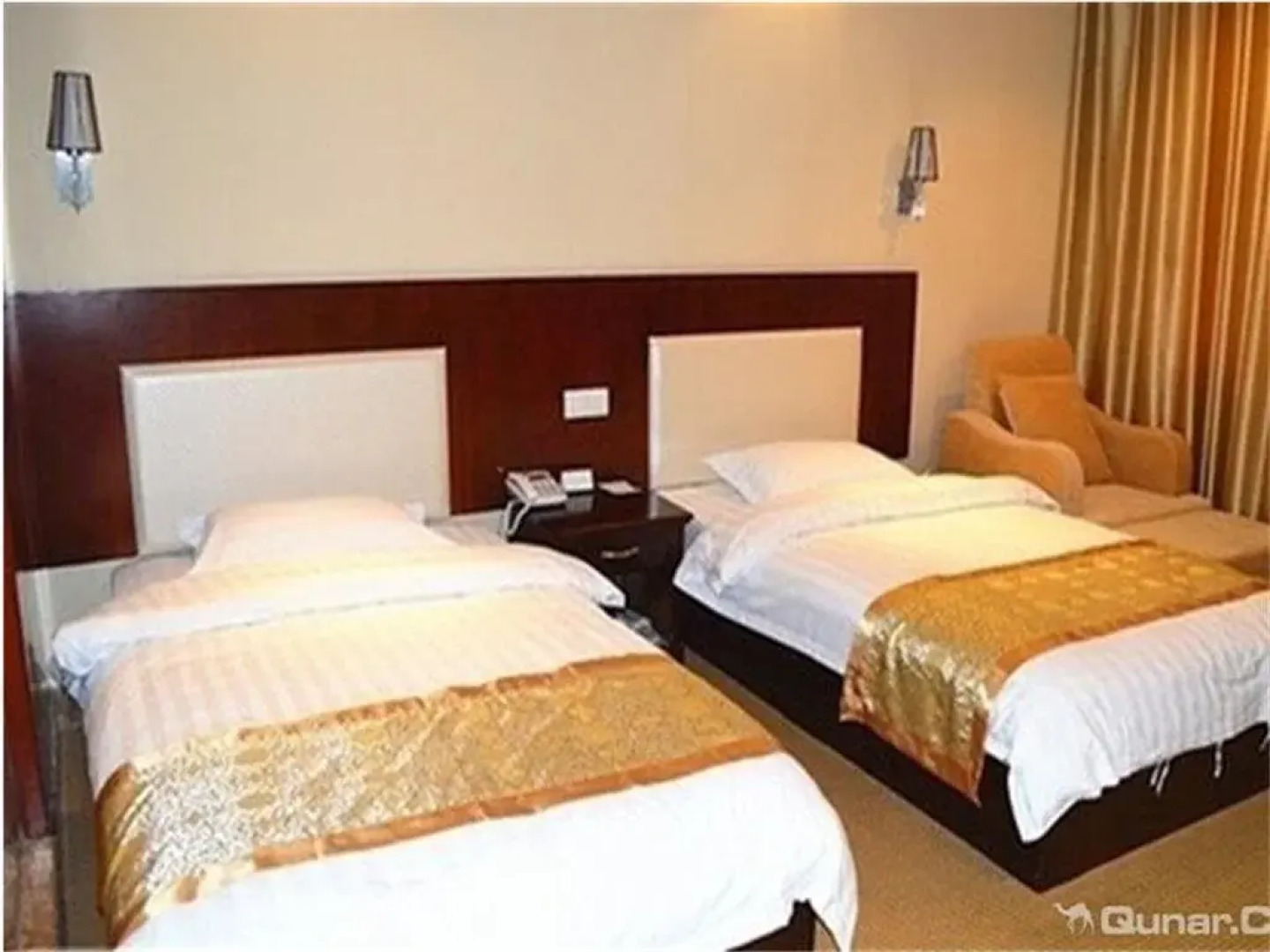 Yangzhong City Business Hotel