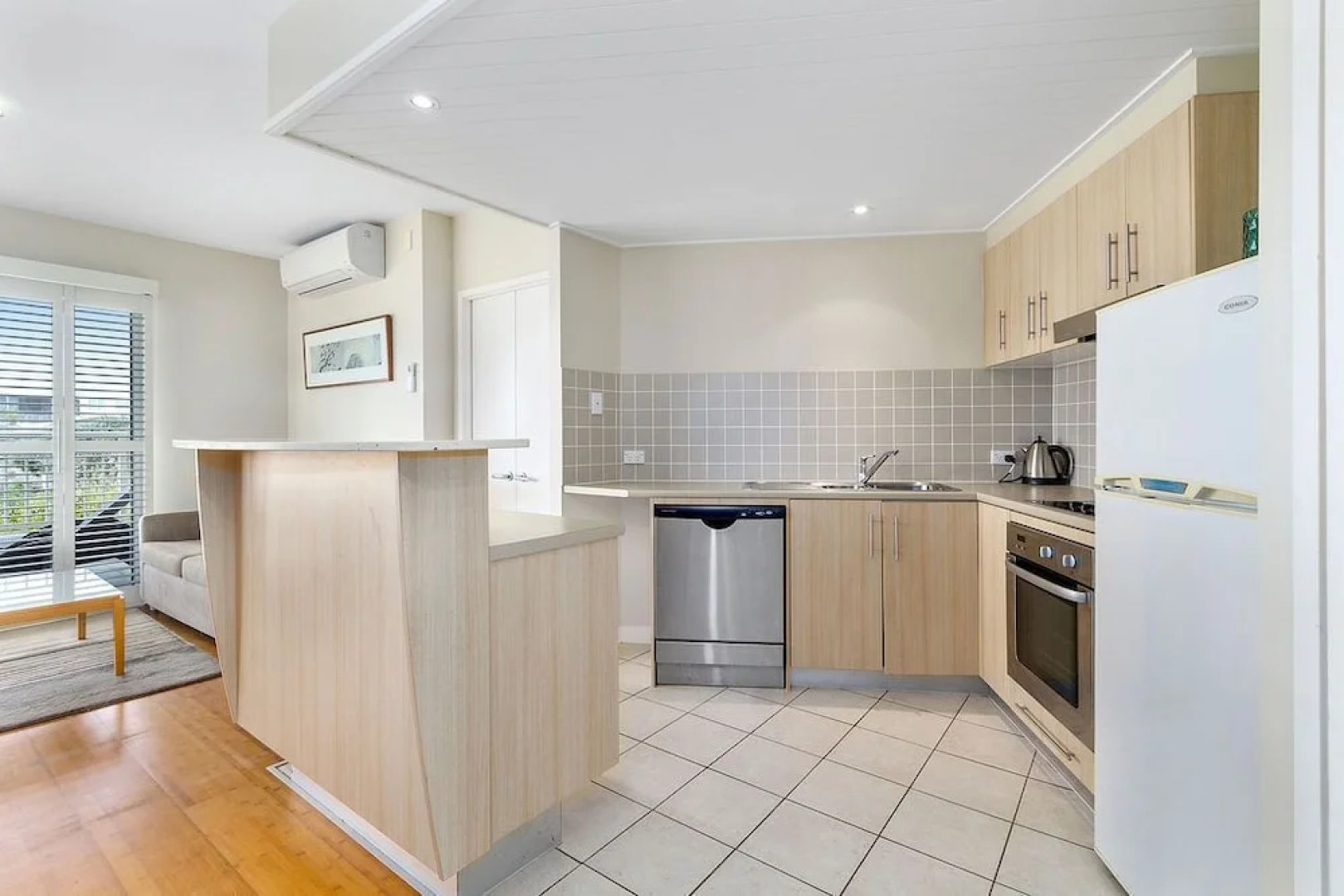 Resort On The Beach 6126-27