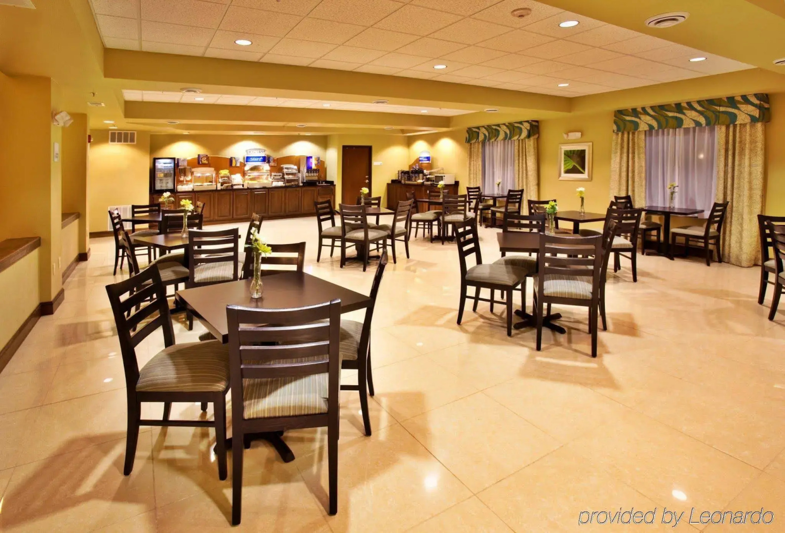 Holiday Inn Express Waterloo Cedar Falls by IHG