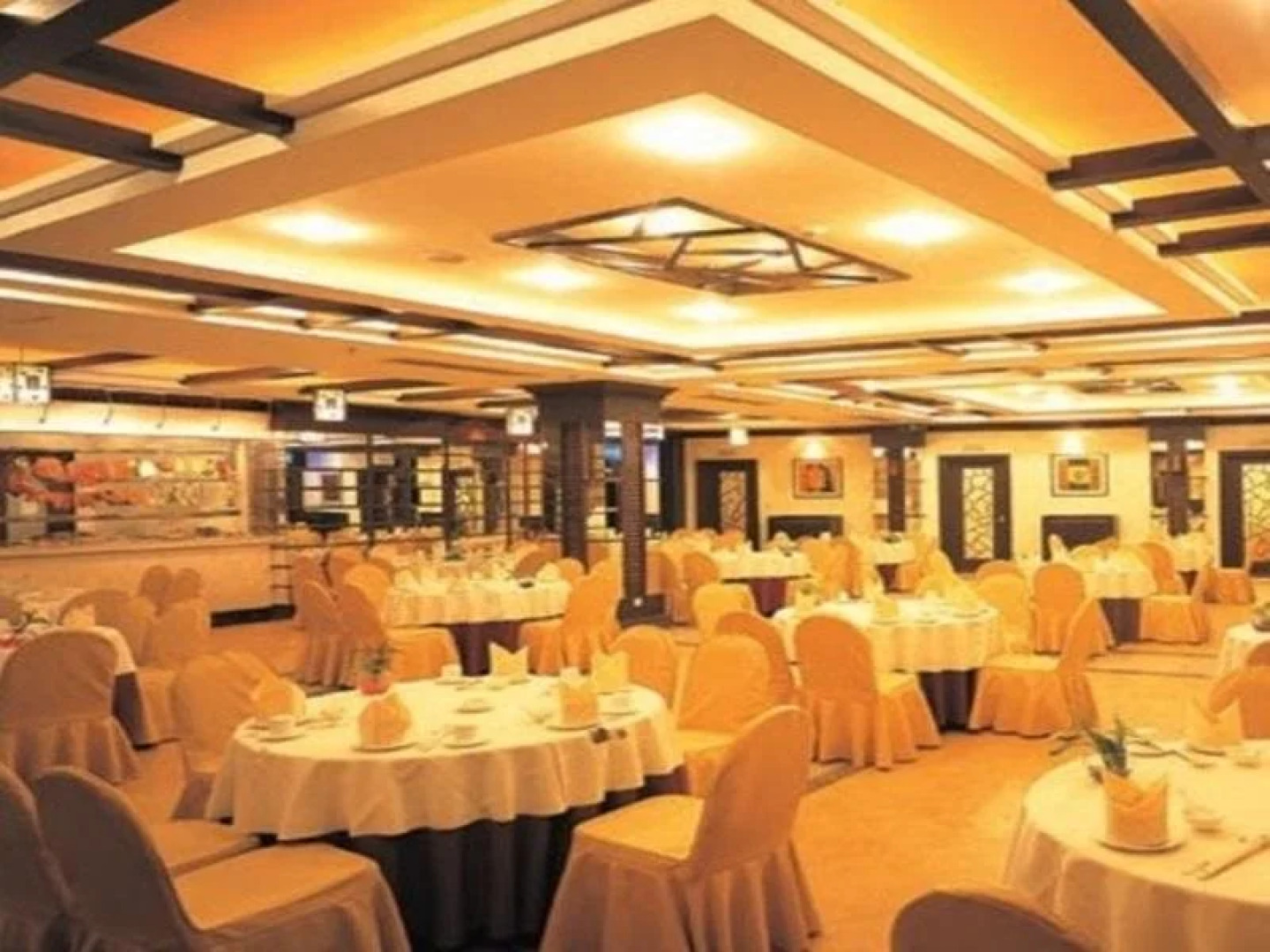 Clifford Golden Lake Hotel