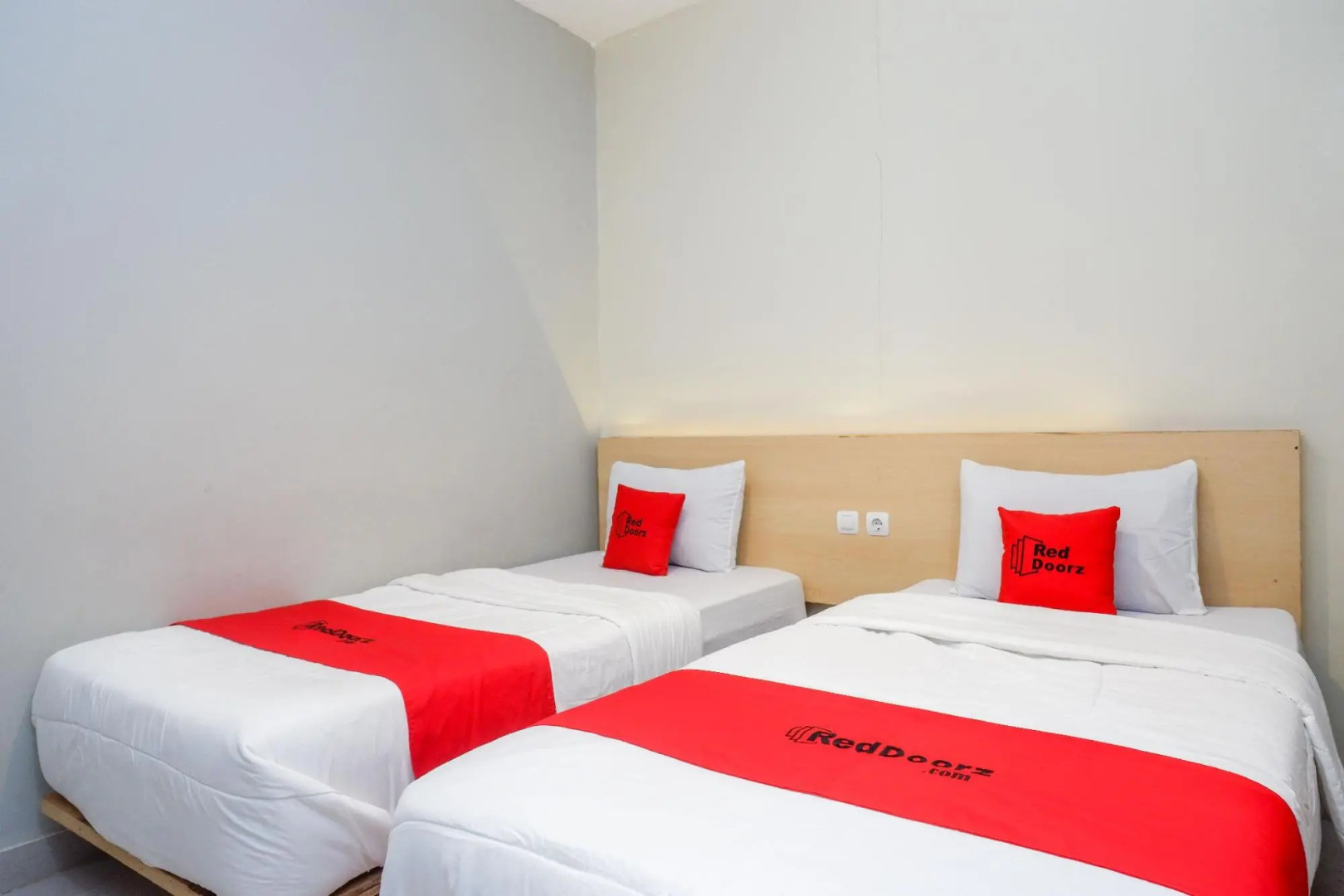 RedDoorz near Stasiun Batang