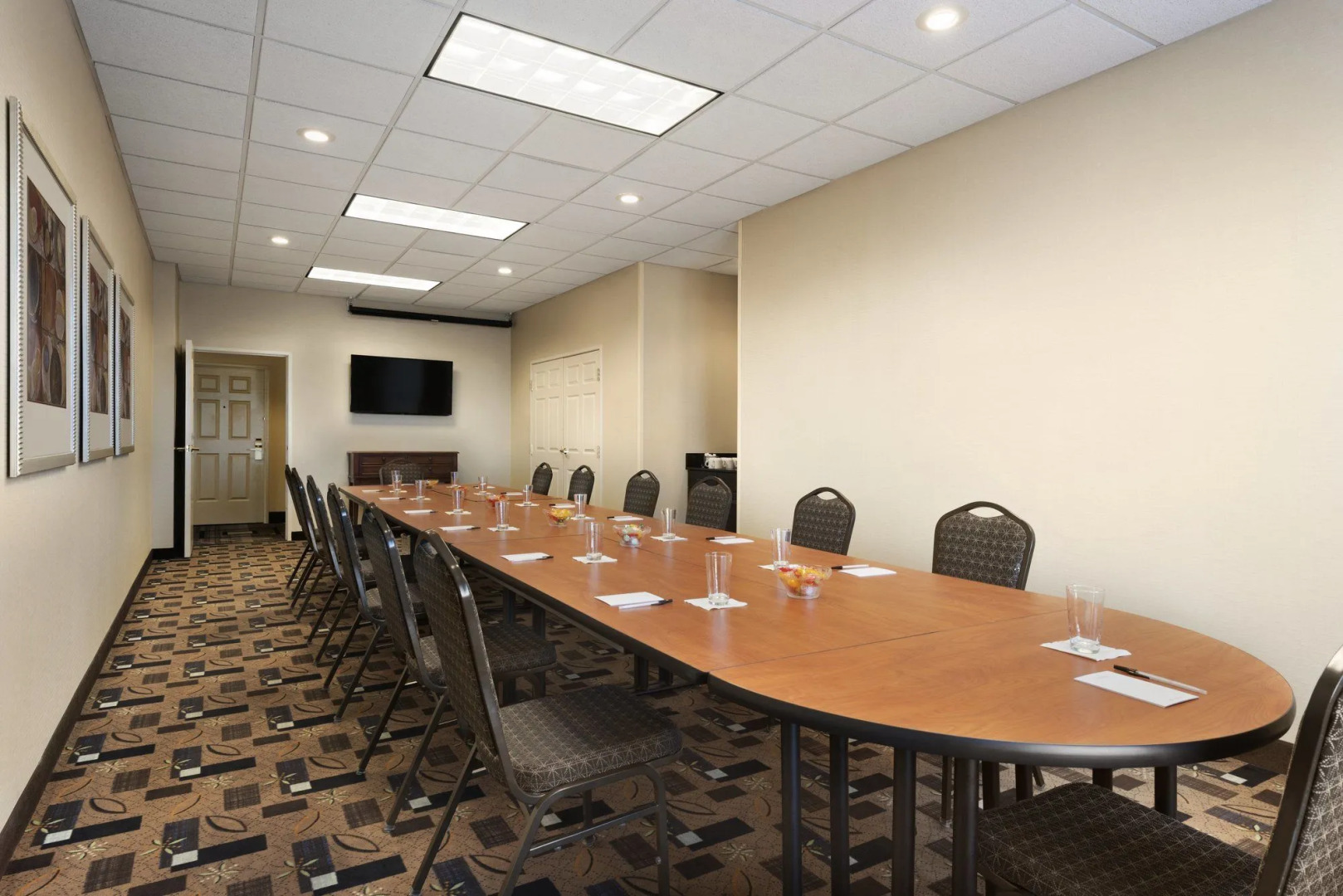 Garner Hotel Evansville East by IHG