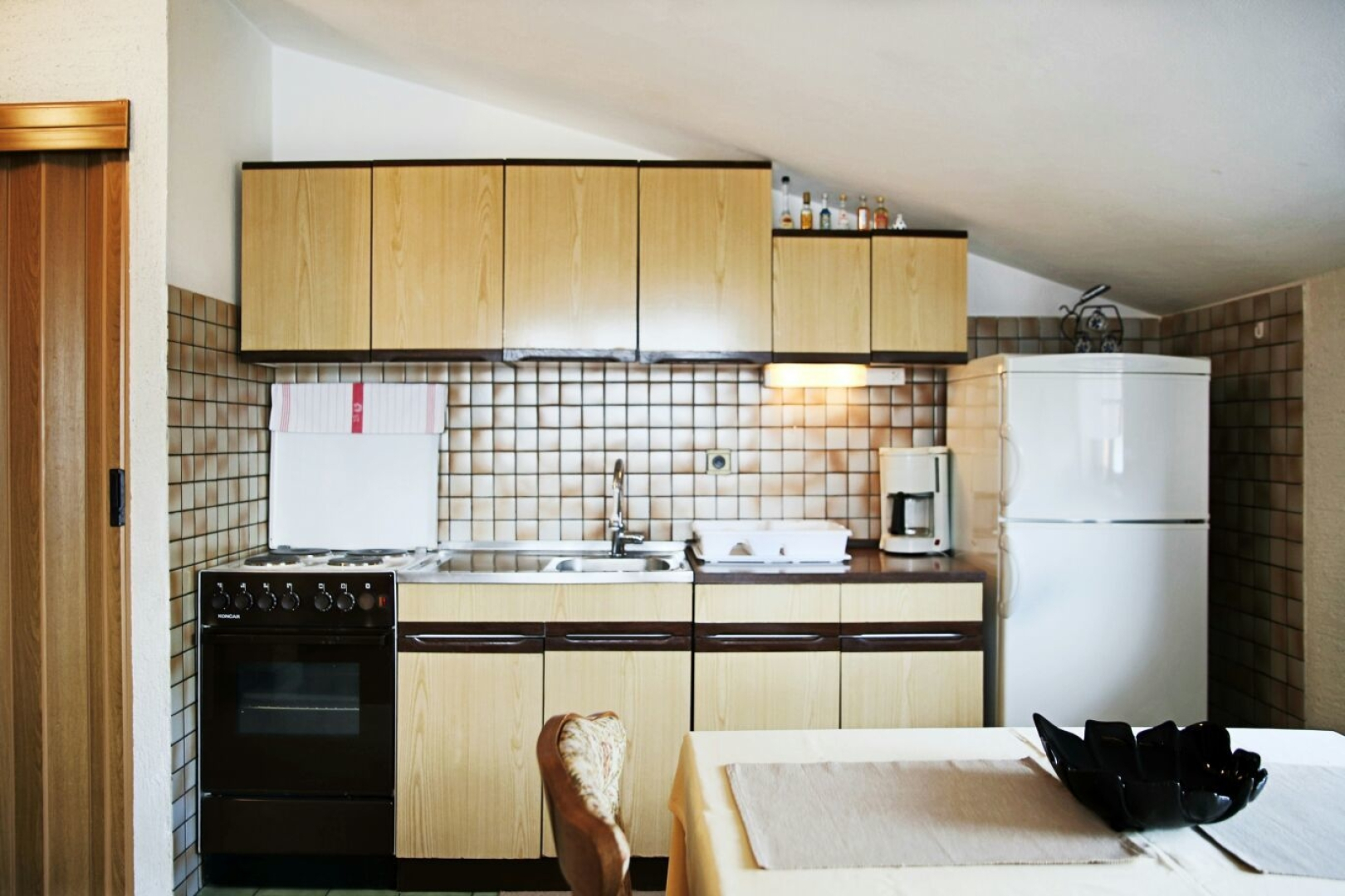 Apartment Miba - close to the sea & parking: A1 Tribunj, Riviera Sibenik