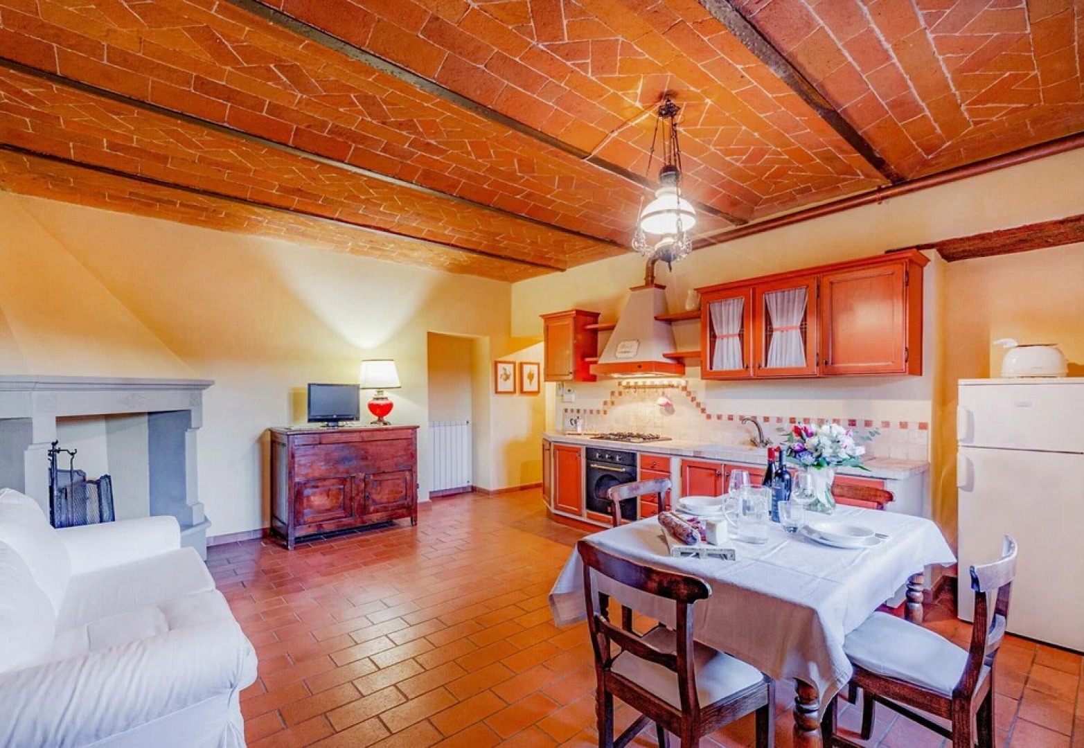 Botticelli With Whirlpool Sauna and Pool