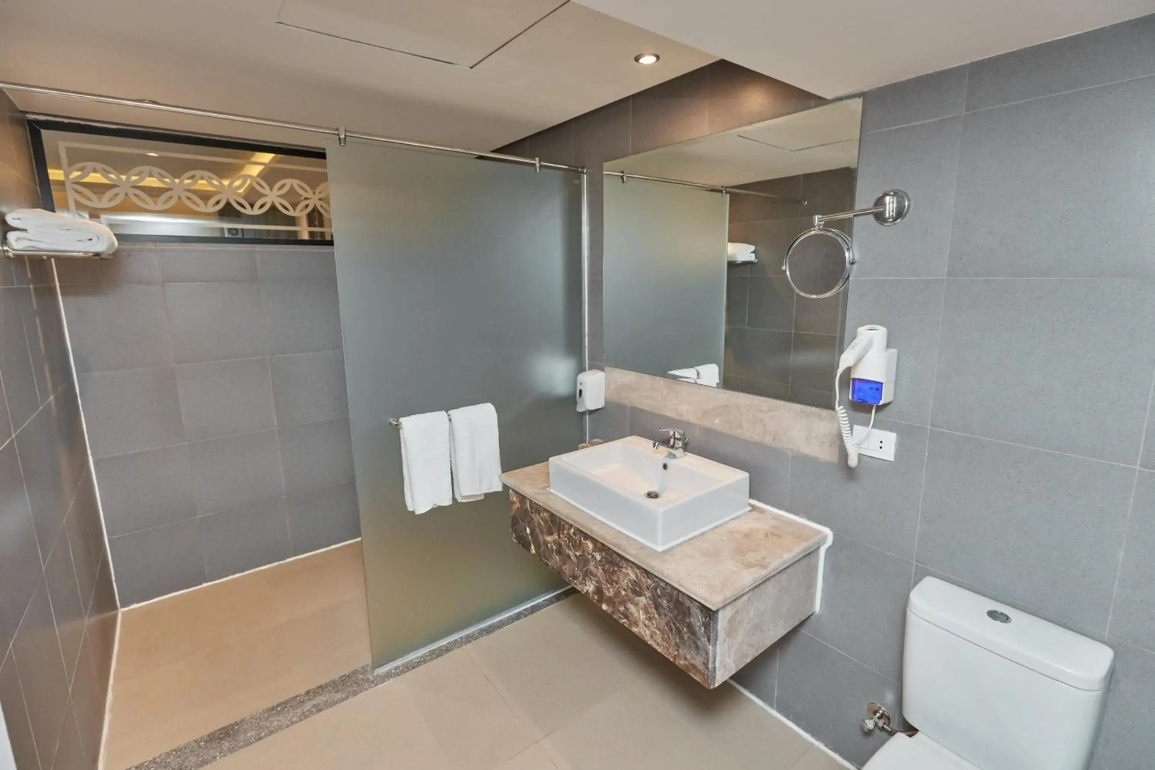 Jasmine Palace Resort & Spa