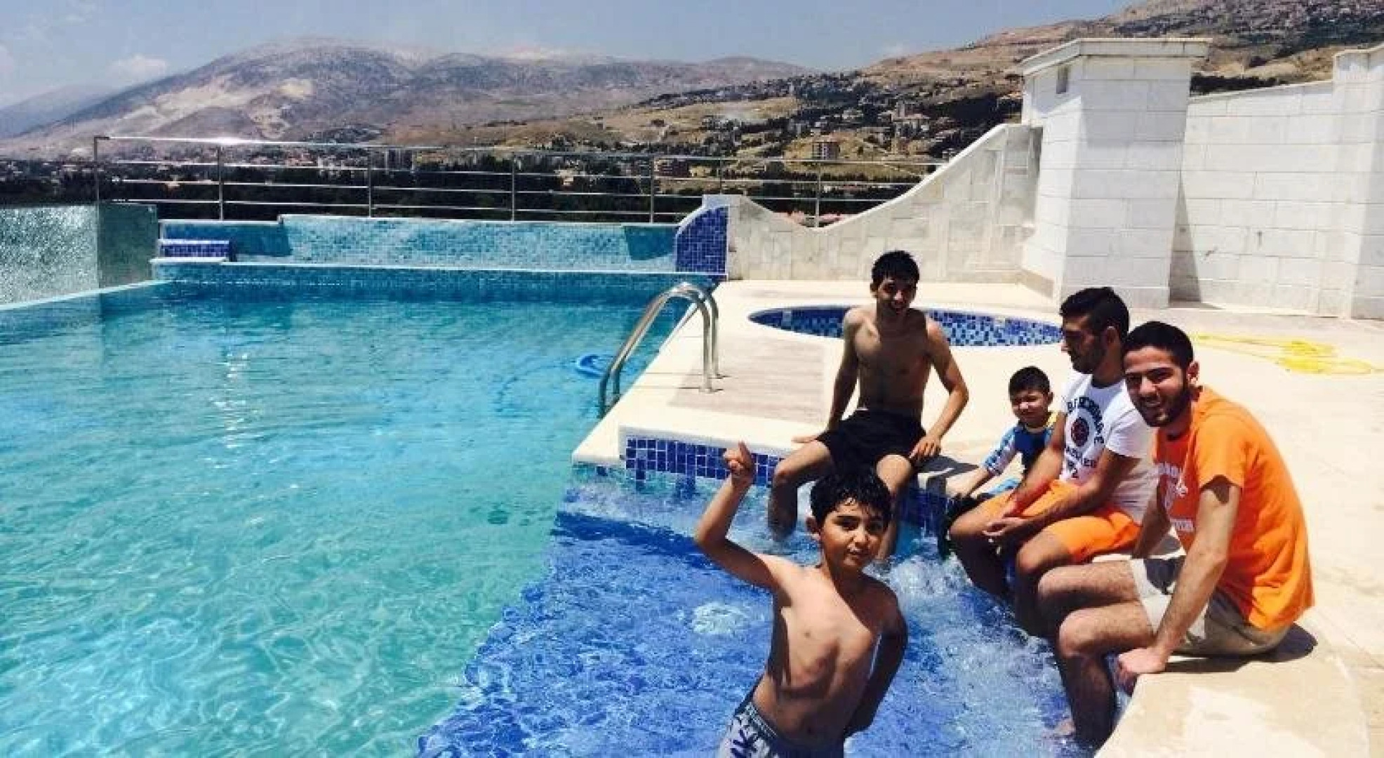 Delora Hotel and Suites