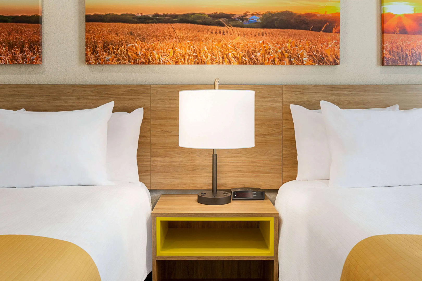 Days Inn & Suites by Wyndham Greater Tomball