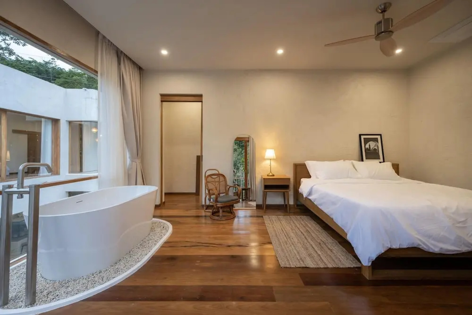 Taryn Tara Cafe And Stay