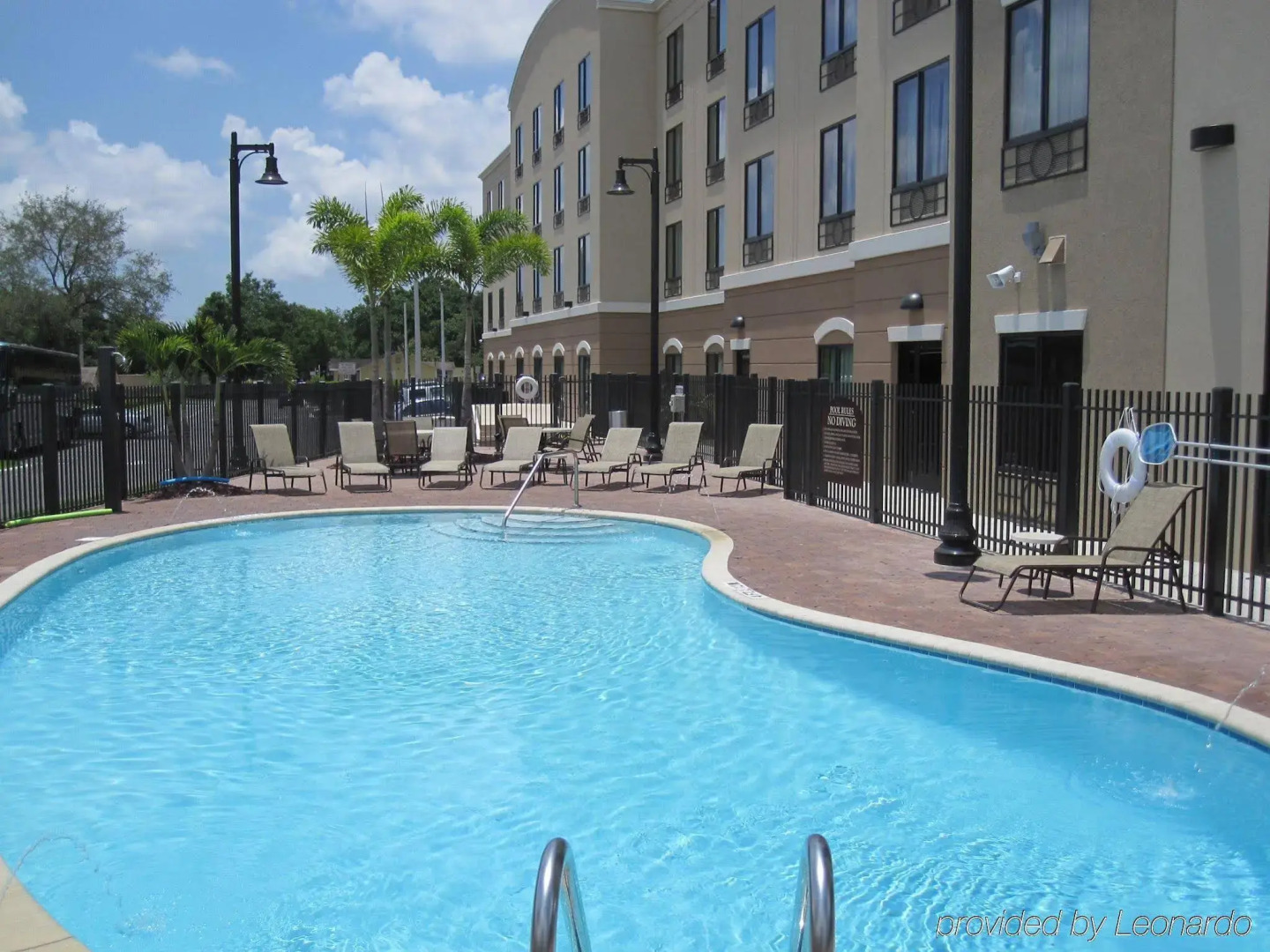 Holiday Inn Express & Suites Tampa USF Busch Gardens by IHG