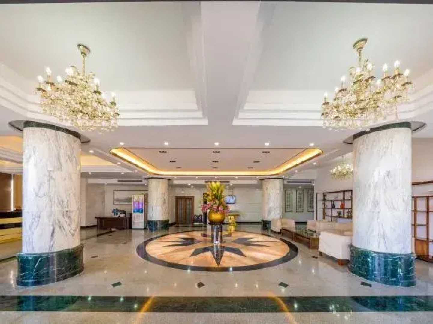 New Summer Palace Hote