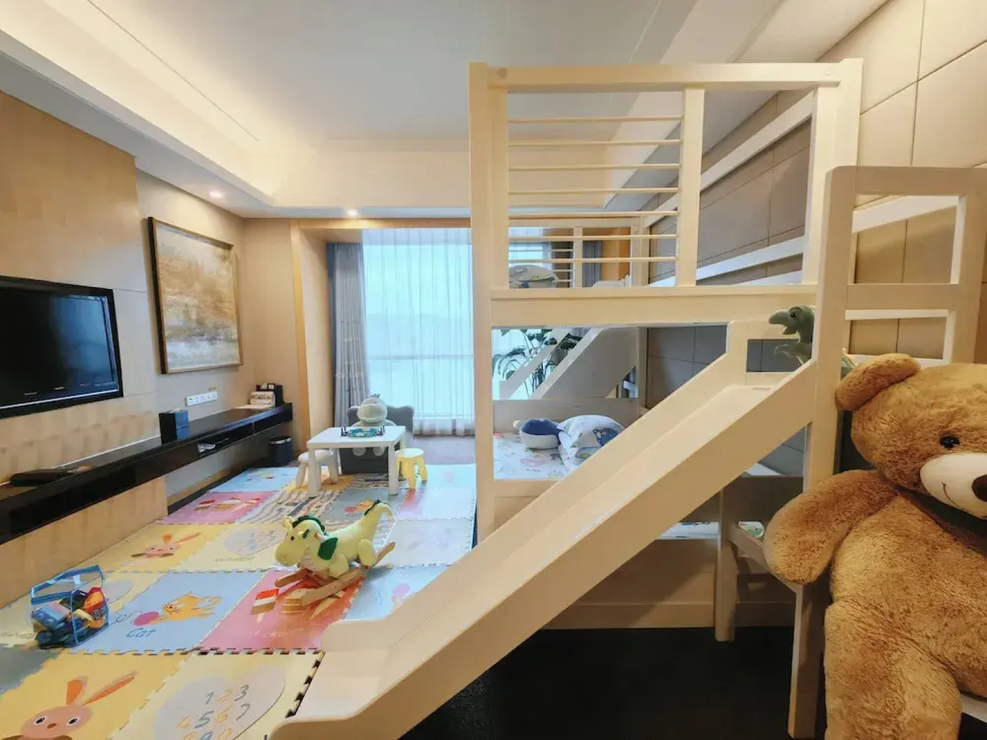 Crowne Plaza Yichang by IHG