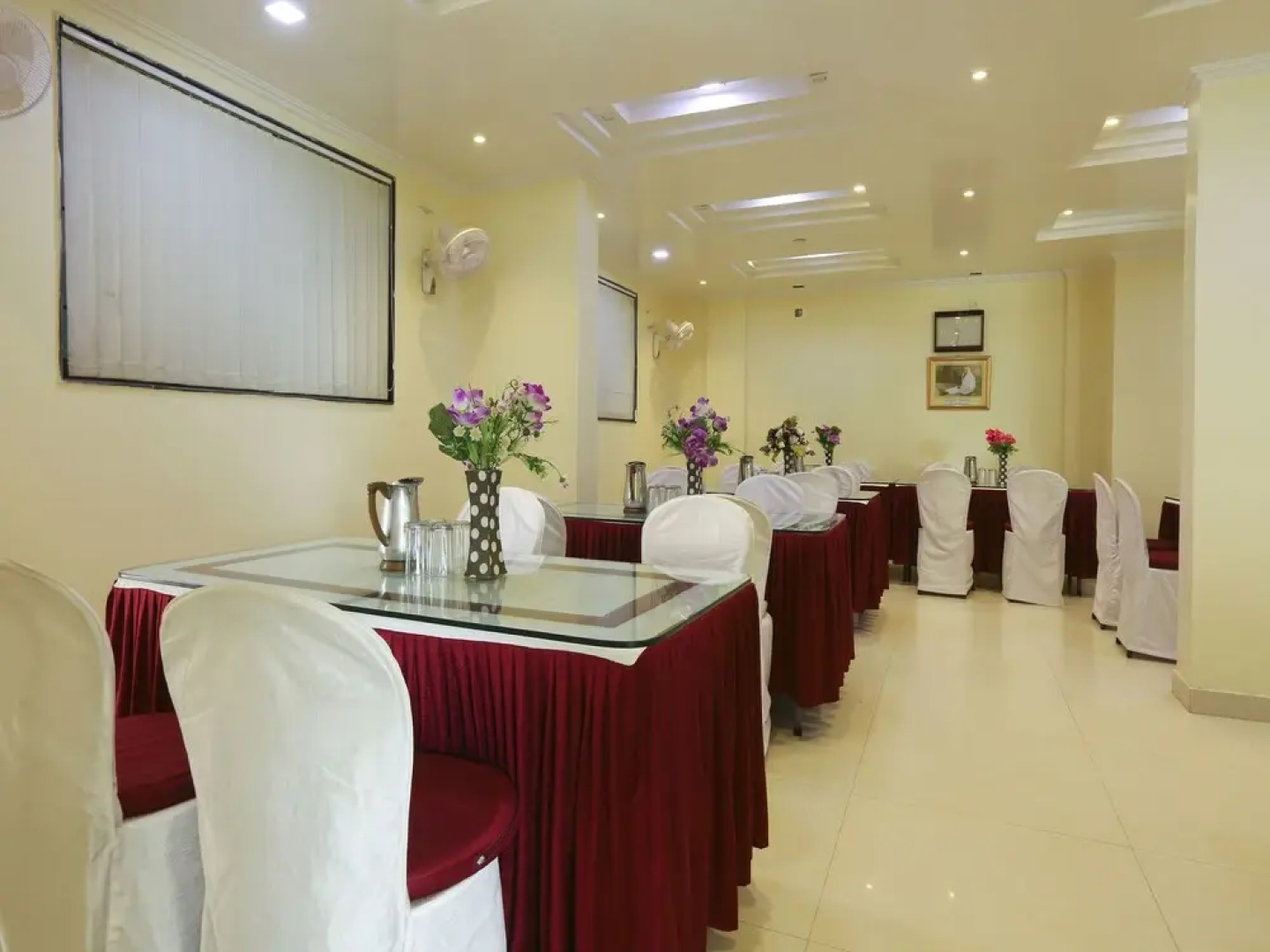 OYO 10565 Hotel Mira International