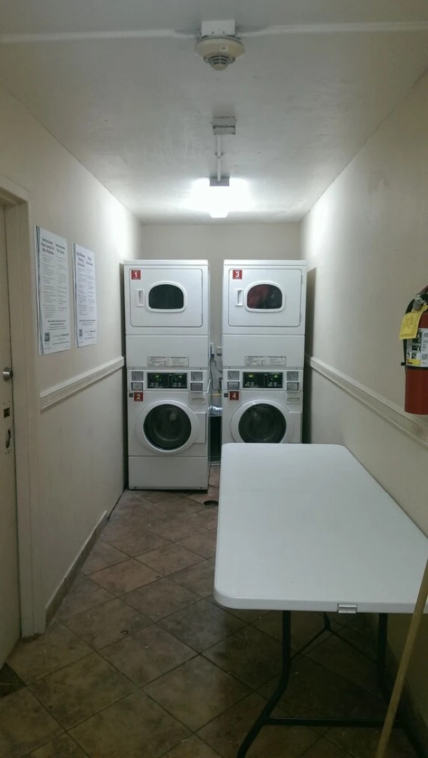 Econo Lodge Inn & Suites Fort Lauderdale North