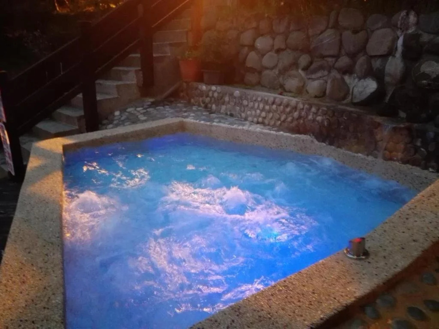 Cocos Hot Spring Hotel