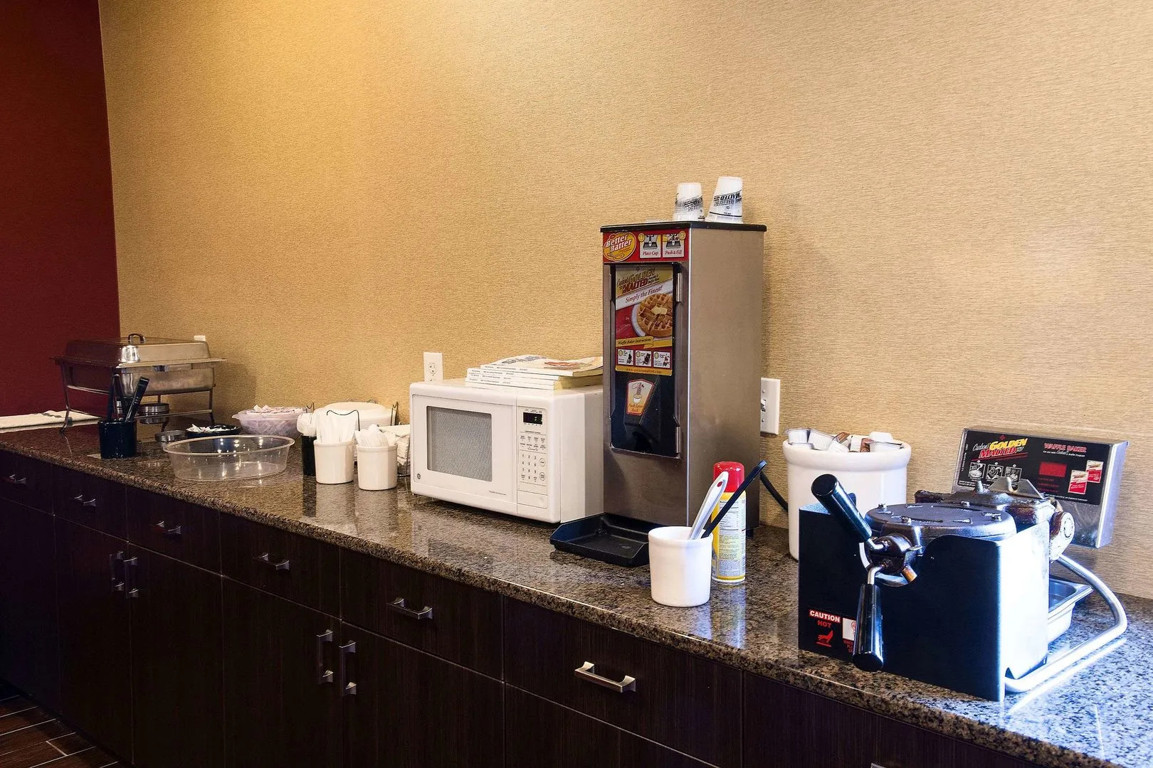 Red Roof Inn & Suites Omaha - Council Bluffs