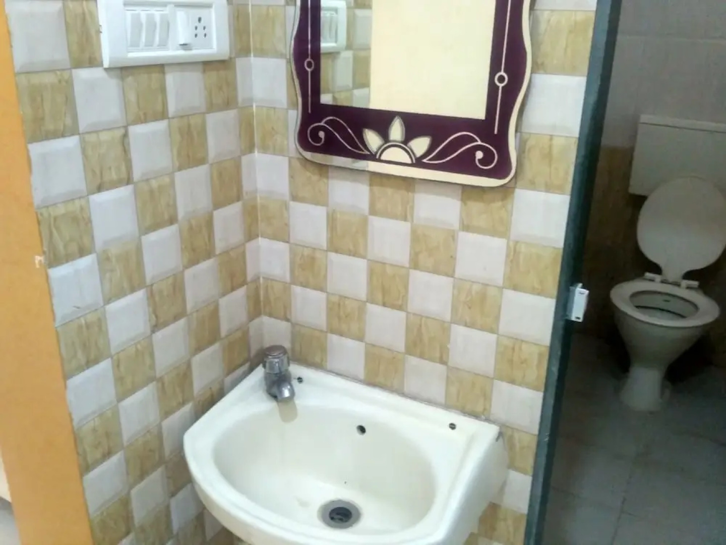 Hotel Om Sai Chattra Icon Residency