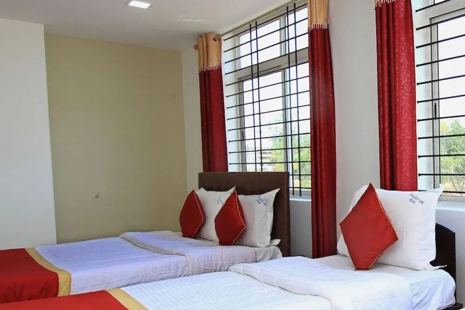 Sri Sai Residency  By OYO Rooms