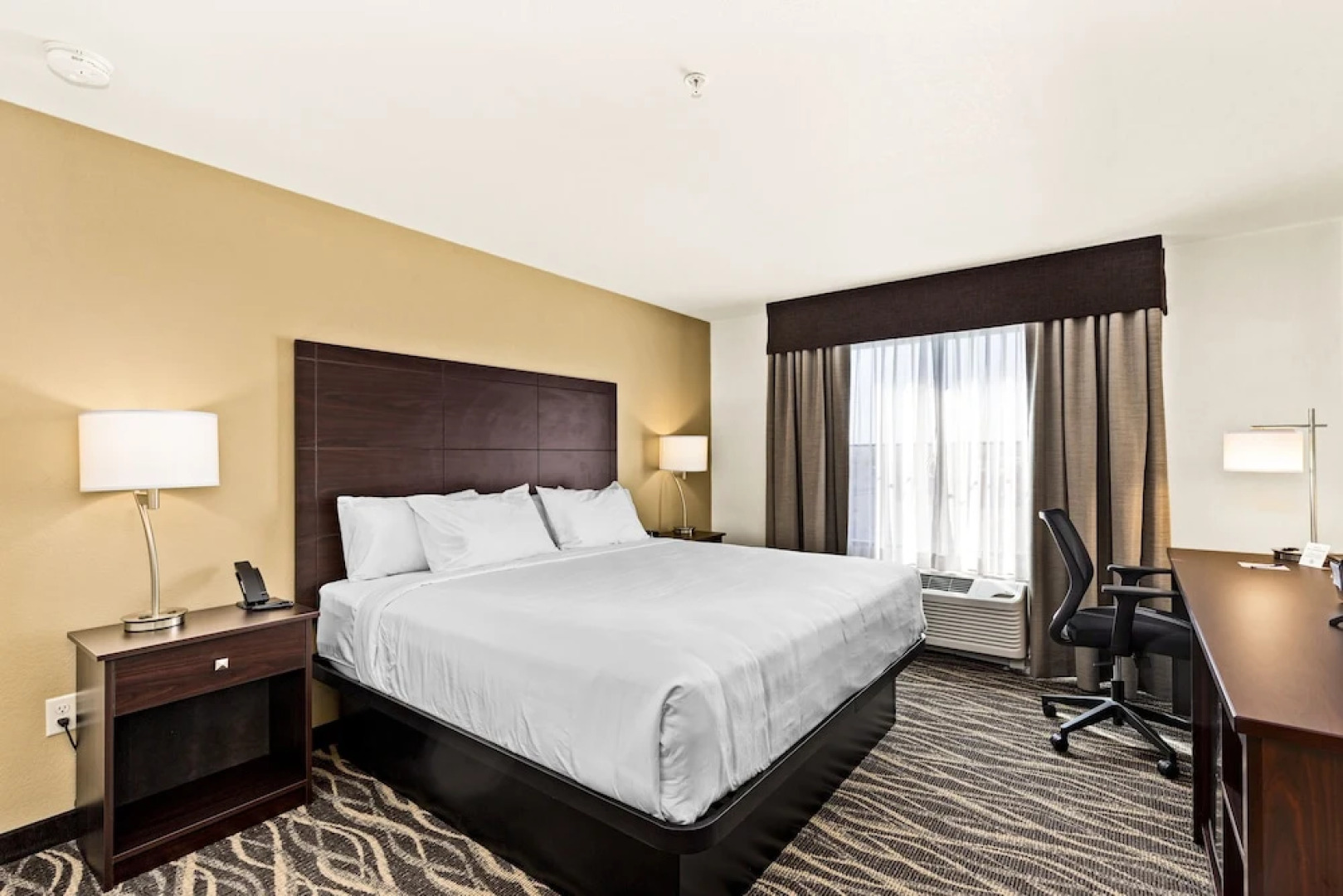 Cobblestone Hotel & Suites - Central Wisconsin Airport
