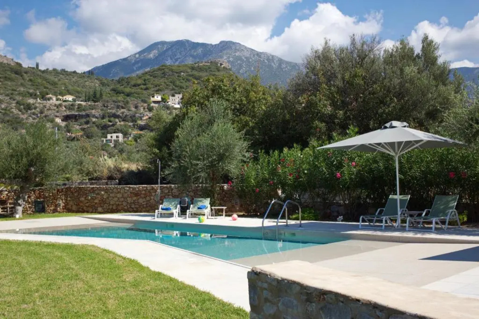 Mythies -Stone Houses in Mani