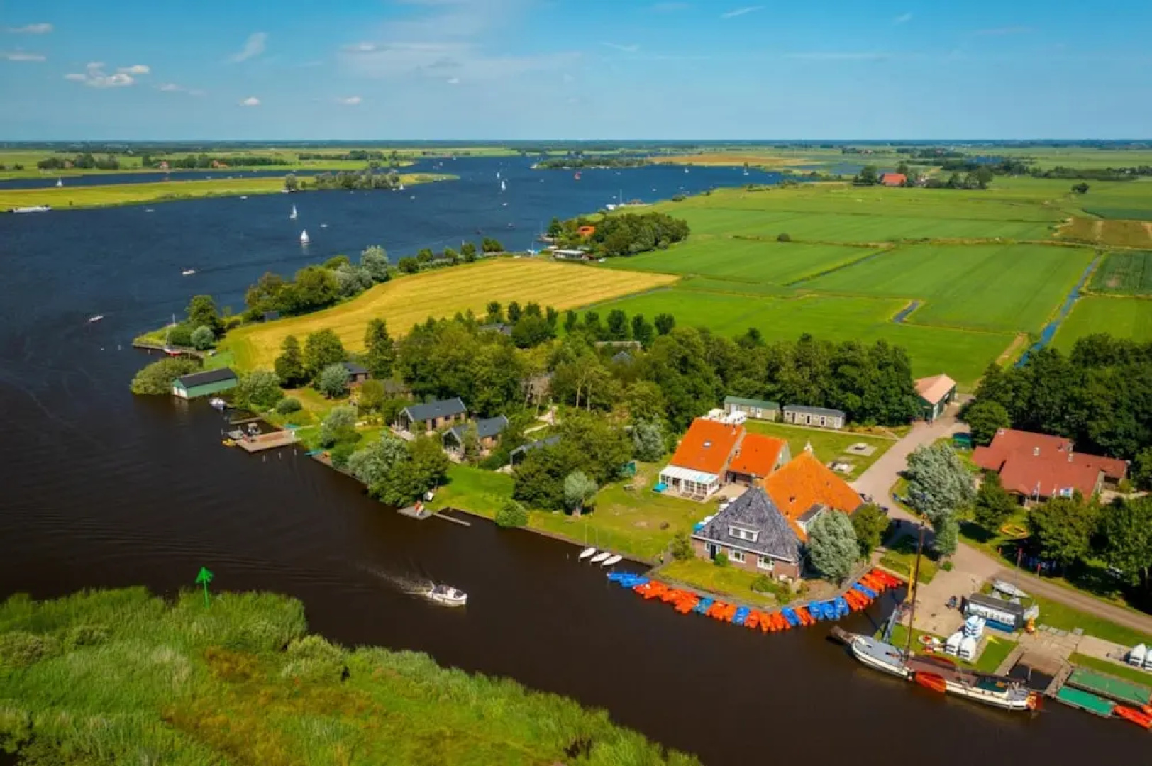 De Jister Groepshuis aan het Water Voor 30-62 Personen