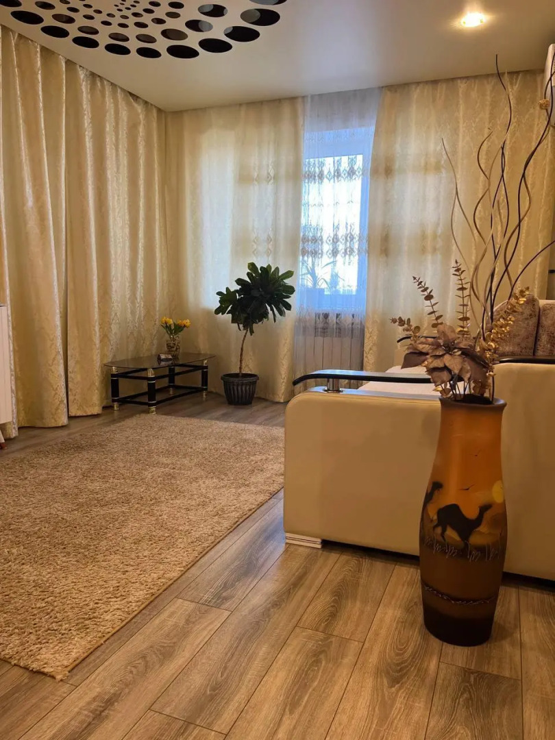 Апартаменты в 7-м микрорайоне 25