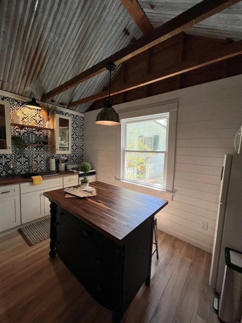 Maine Stay Lake House-limit12 4 Bedroom Home by RedAwning