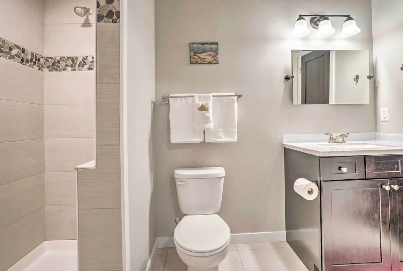 Lake Chelan Condo, Walk to Brewery & Wineries