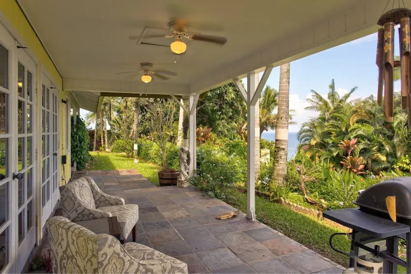 Hamakua Pukana La Hale 3 Bedroom Home by RedAwning