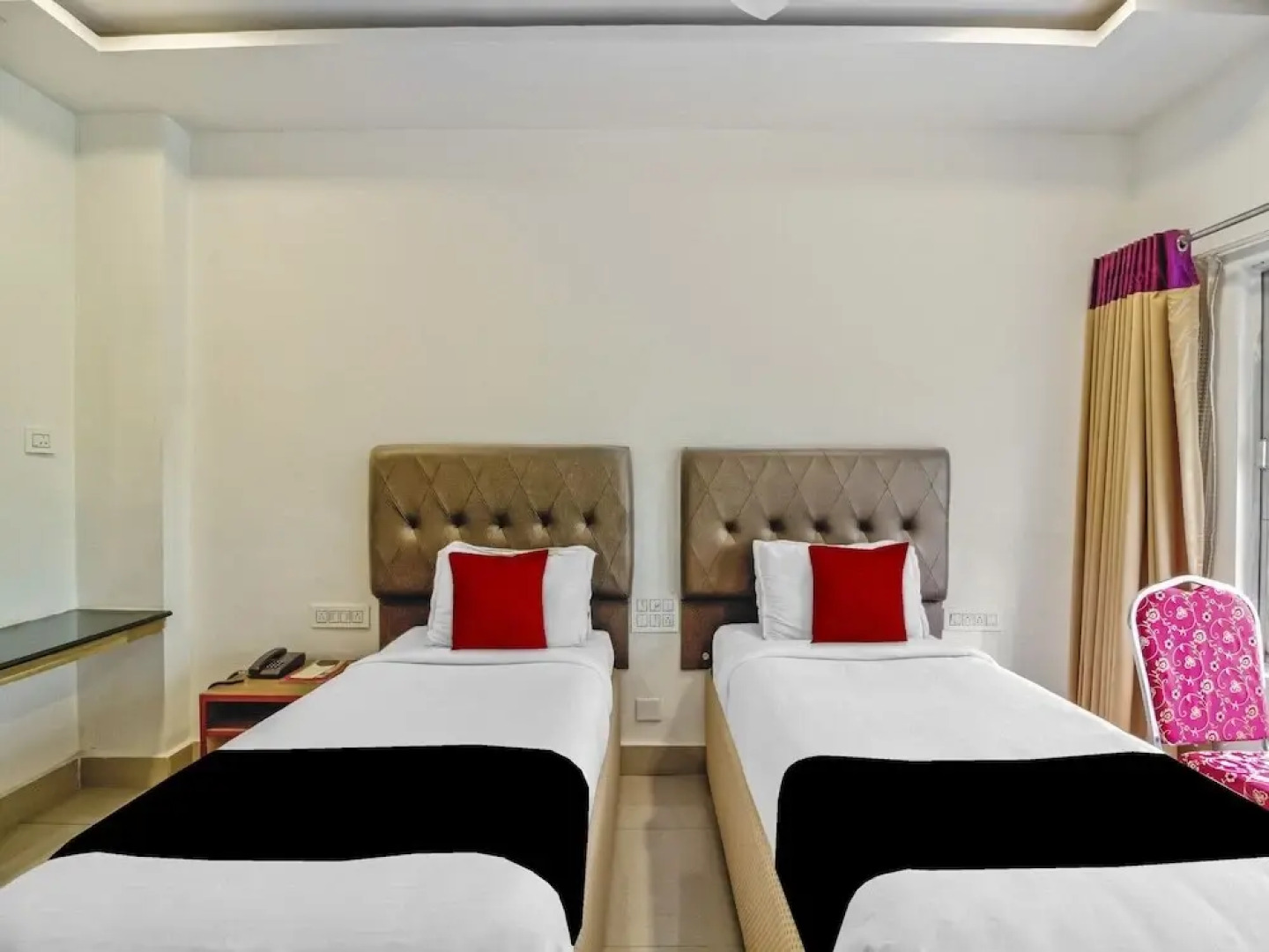 Capital O 43238 The Taj Regency