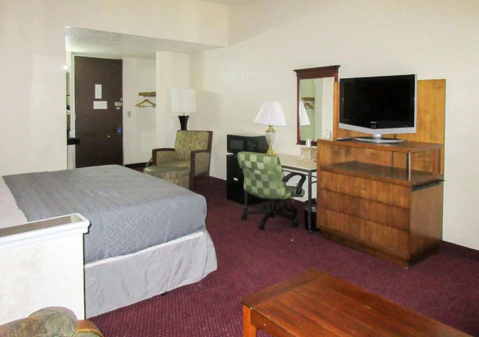 Rodeway Inn & Suites