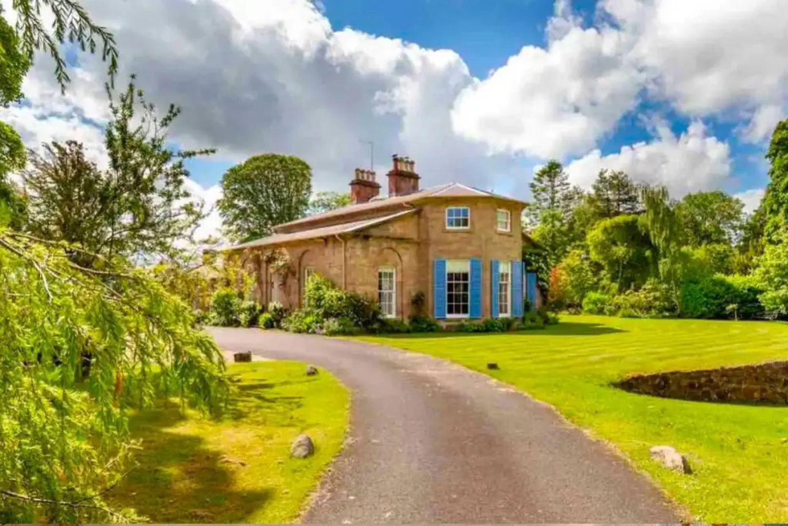 Luxury Scottish Manor House, jacuzzi & bbq cabin