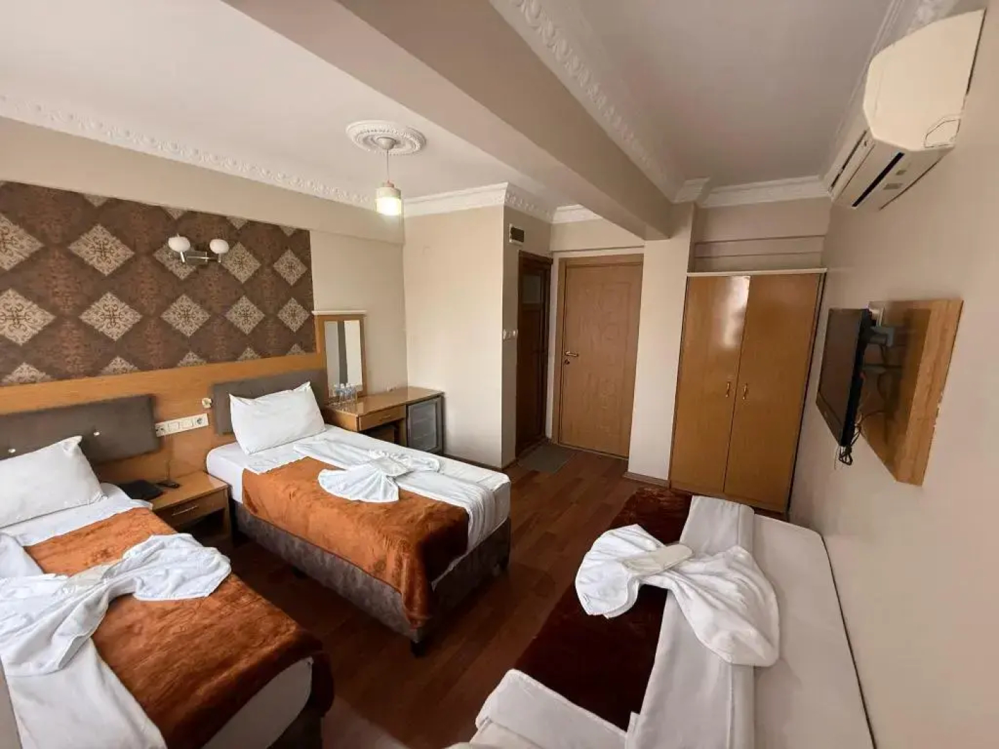 Alklas Hotel