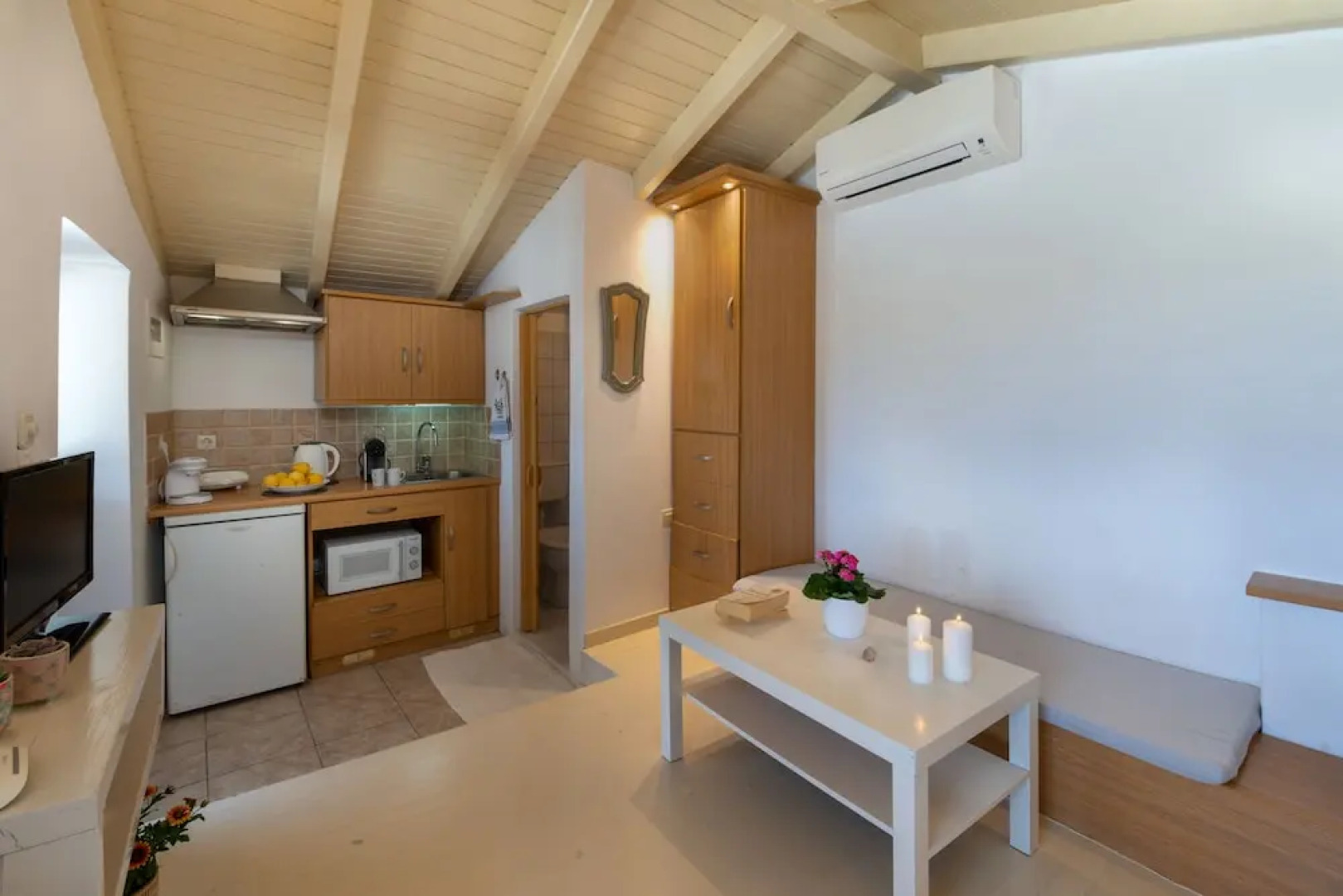 Paxos Couple House By Konnect