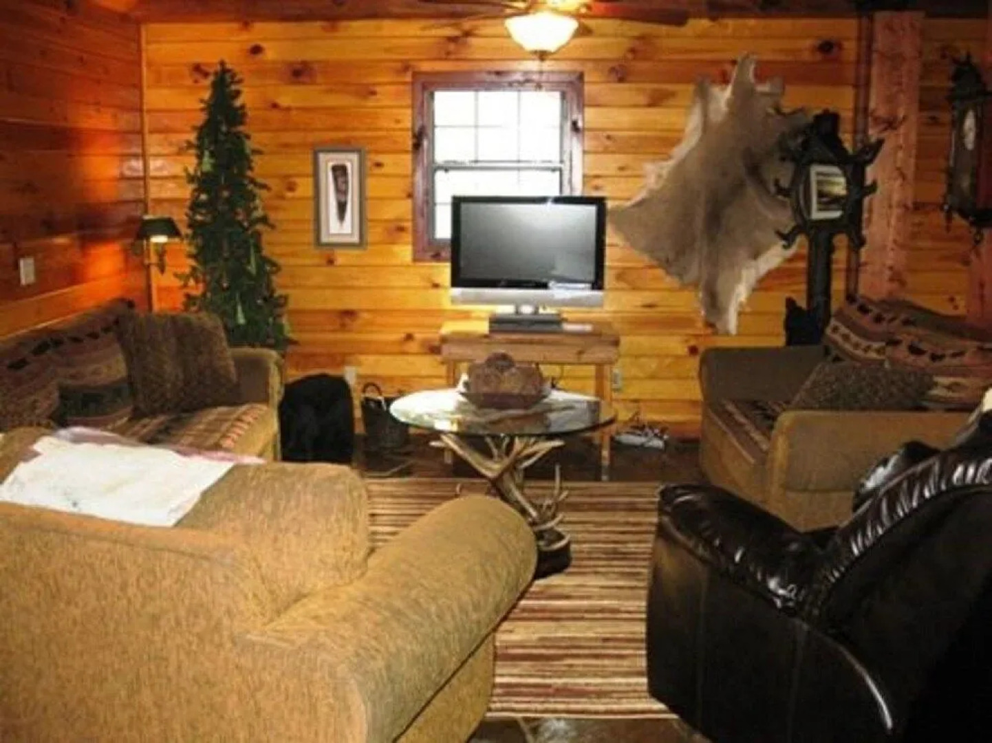 The Lodge at Hideaway Hollow- Copperhill TN