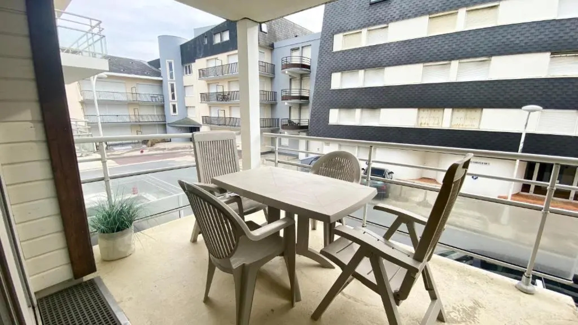 Superbe apt cosy, 50m de la plage, 4 pers, vue côté mer