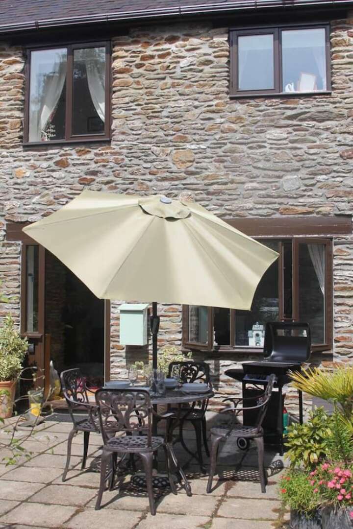 Charming 2-bed Cottage in Modbury