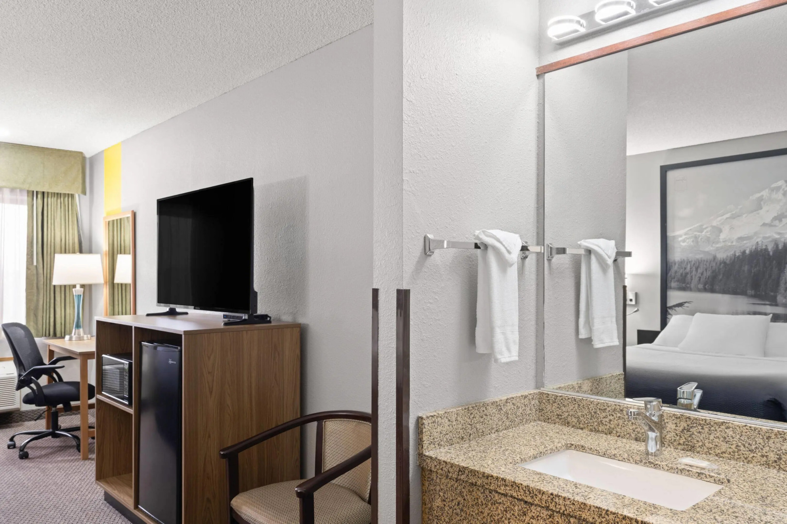 Super 8 by Wyndham Baker City