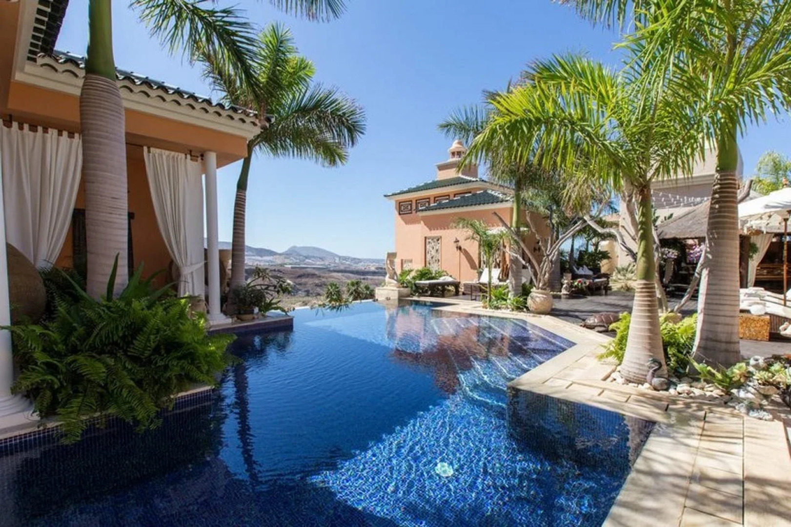 Royal Garden Villas & Spa