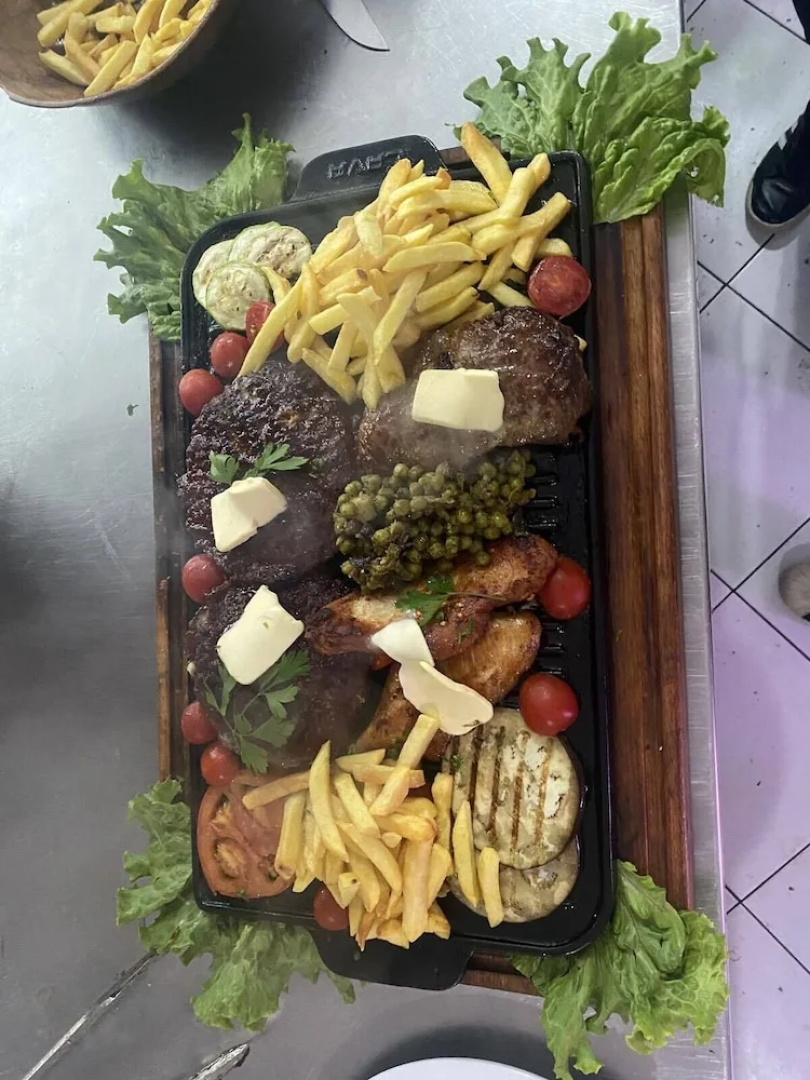 Rey Hotel & Restorant
