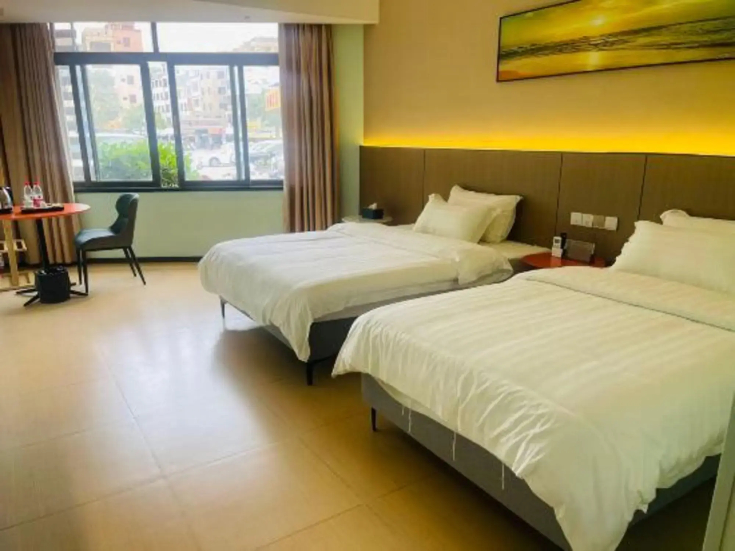 Changhong  Business Hotel
