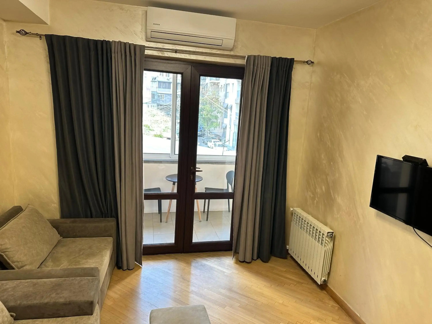 Comfortable apartment in center