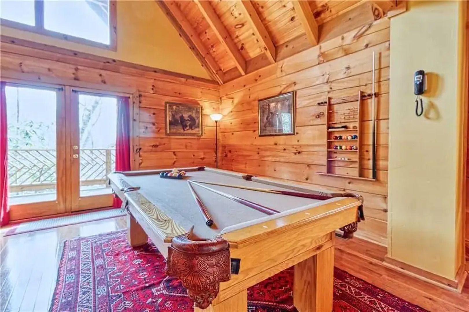 Above Ole Smokys Clouds - One Bedroom Cabin