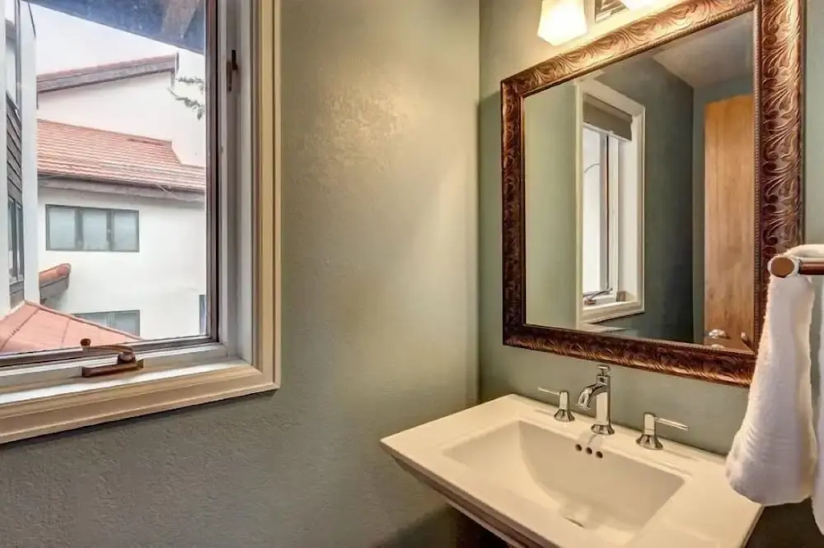 2-225 Eagle Dr Unit 8B Summer Only